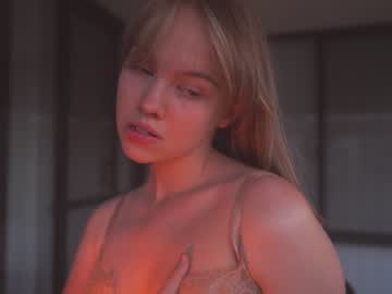 webcam girl bibi_it_is live cam image #6324703