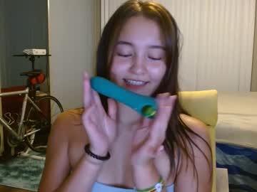 webcam girl emma_peaches18 live cam image #7021882