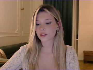 webcam girl bitter_moon live cam image #3583042