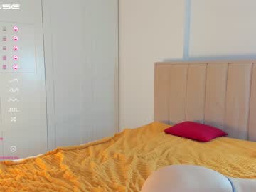 webcam girl carolynsveronica live cam image #5908302
