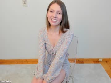 webcam girl giveyouelevenminutes live cam image #3523920