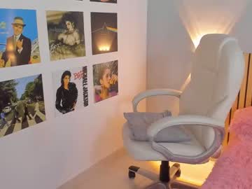 webcam girl little_effy18 live cam image #5149461