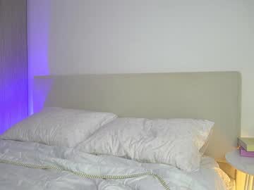 webcam girl veroniqe_lounge live cam image #4586456