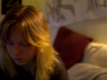webcam girl crimsonxrapture live cam image #899310