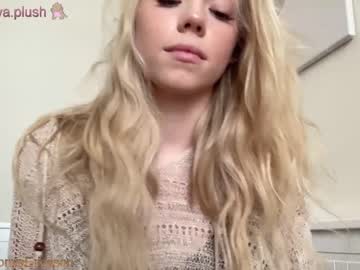 webcam girl sonyaplush live cam image #5088587