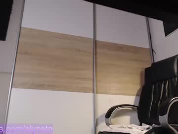 webcam girl alycetn live cam image #2205013