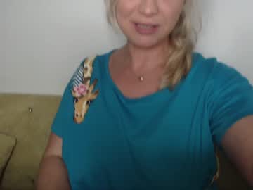 webcam girl kiradivine live cam image #3001675
