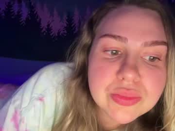 webcam girl skylarpeachy live cam image #7084420