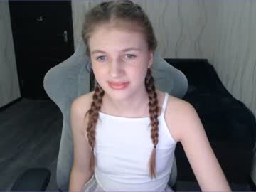 webcam girl kylie_mine live cam image #2864038