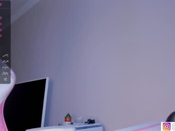 webcam girl bzzzme live cam image #6818543