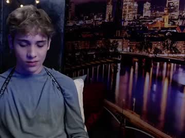 webcam man now_or_neverr live cam image #49486
