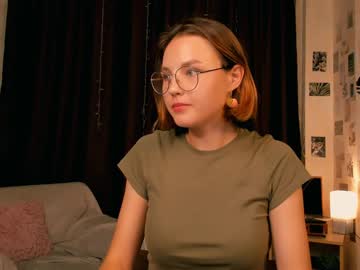 webcam girl radiant_starline live cam image #7040163