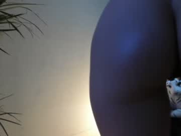 webcam girl sofiaandwonderland live cam image #2415428