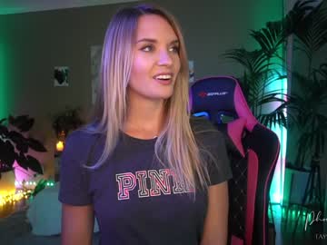 webcam girl phoenix_taylor live cam image #477494