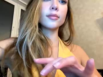 webcam girl bitter_moon live cam image #1229758