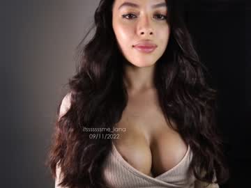webcam girl itsssssssme_lana live cam image #3112215