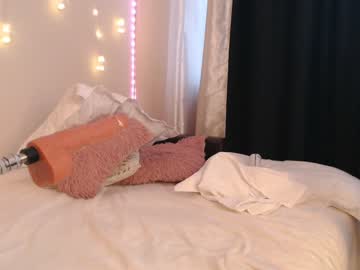 webcam girl alice_lady2020 live cam image #6252613