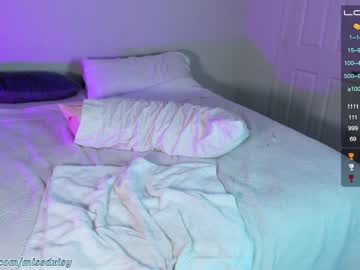 webcam girl daisydeville live cam image #4884810