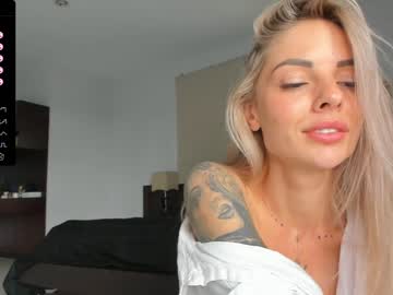 webcam girl smurf19 live cam image #5855302