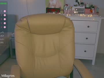 webcam girl mia_milagros live cam image #4793655