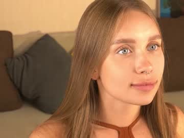 webcam girl 2girls_1dream live cam image #4903933