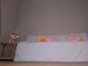 webcam girl hi_miki live cam image #7092410