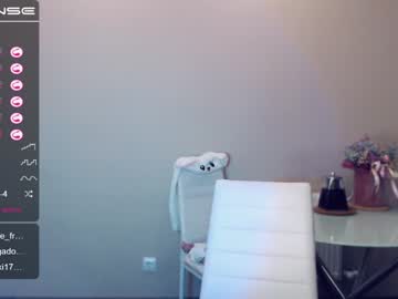 webcam girl small_blondee live cam image #605996