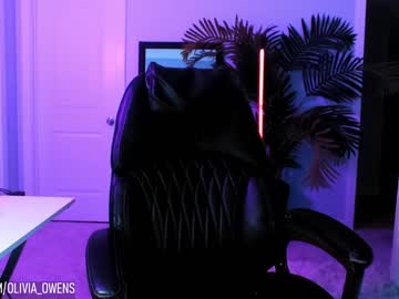 webcam girl oliviaowens live cam image #6421978