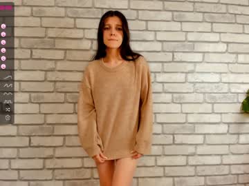 webcam girl carolynjacquelins live cam image #3183180
