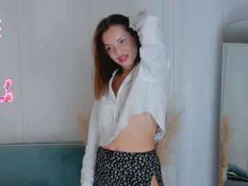 webcam girl elainmoore live cam image #7038770
