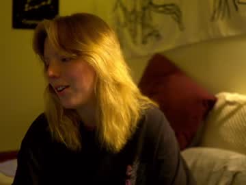 webcam girl crimsonxrapture live cam image #899617