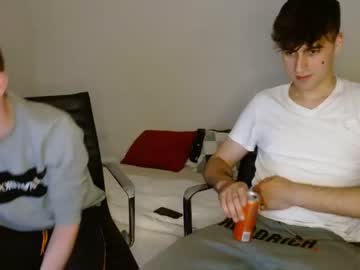 webcam man kyle_and_kam live cam image #7002952