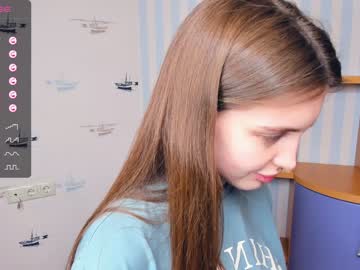 webcam girl your__moon live cam image #5115510