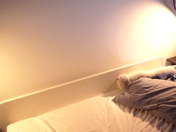 webcam girl artmosphera live cam image #2823089