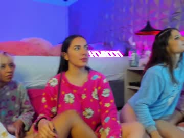 webcam couple thesunshinesmoon live cam image #289101