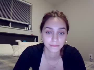 webcam girl milknbiscuitits live cam image #4050317