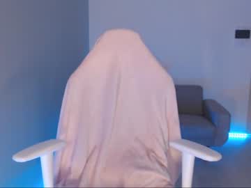 webcam girl uwuxo live cam image #2634468