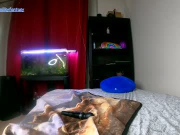 webcam girl milkyredclover live cam image #820947