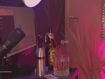 webcam girl bronnica live cam image #662222