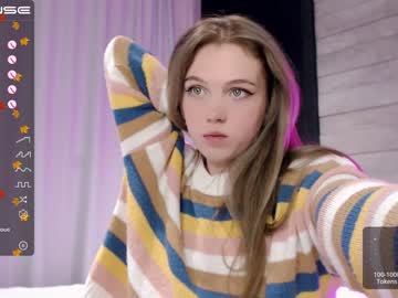 webcam girl small_blondee live cam image #2944519