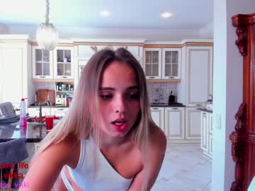 webcam girl misss_vikki live cam image #2297742