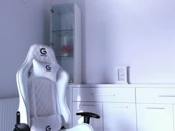 webcam girl ingridblondy94 live cam image #6530757