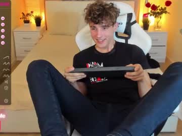 webcam man james_mil live cam image #2982457