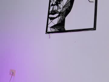 webcam girl lucie_beltran live cam image #2811296
