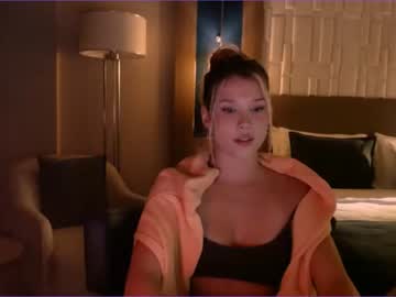 webcam girl bitter_moon live cam image #3619539