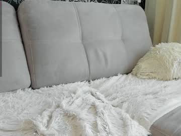 webcam girl emilia_me live cam image #1334812