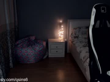 webcam girl queensy_sins_x live cam image #3082187