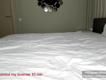 webcam girl carolinaherera live cam image #4491107