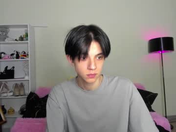 webcam man yoo_dee_ohh live cam image #3588386
