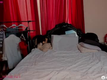 webcam girl foxhilary live cam image #1864695